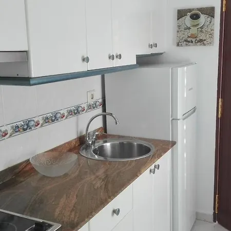 Apartament With Sea View And Pool