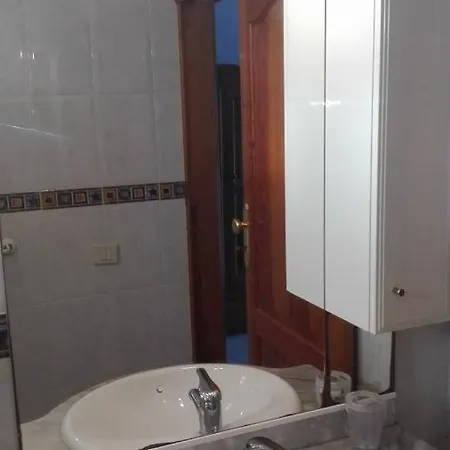 With Sea View And Pool Apartmán